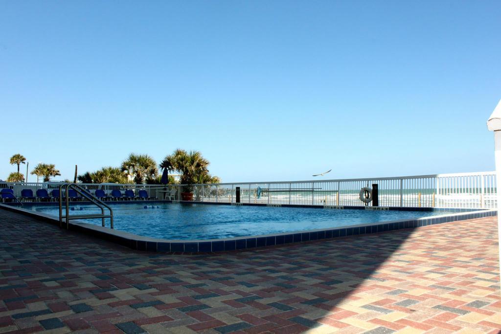Comfort Inn & Suites Daytona Beach Oceanfront Extérieur photo