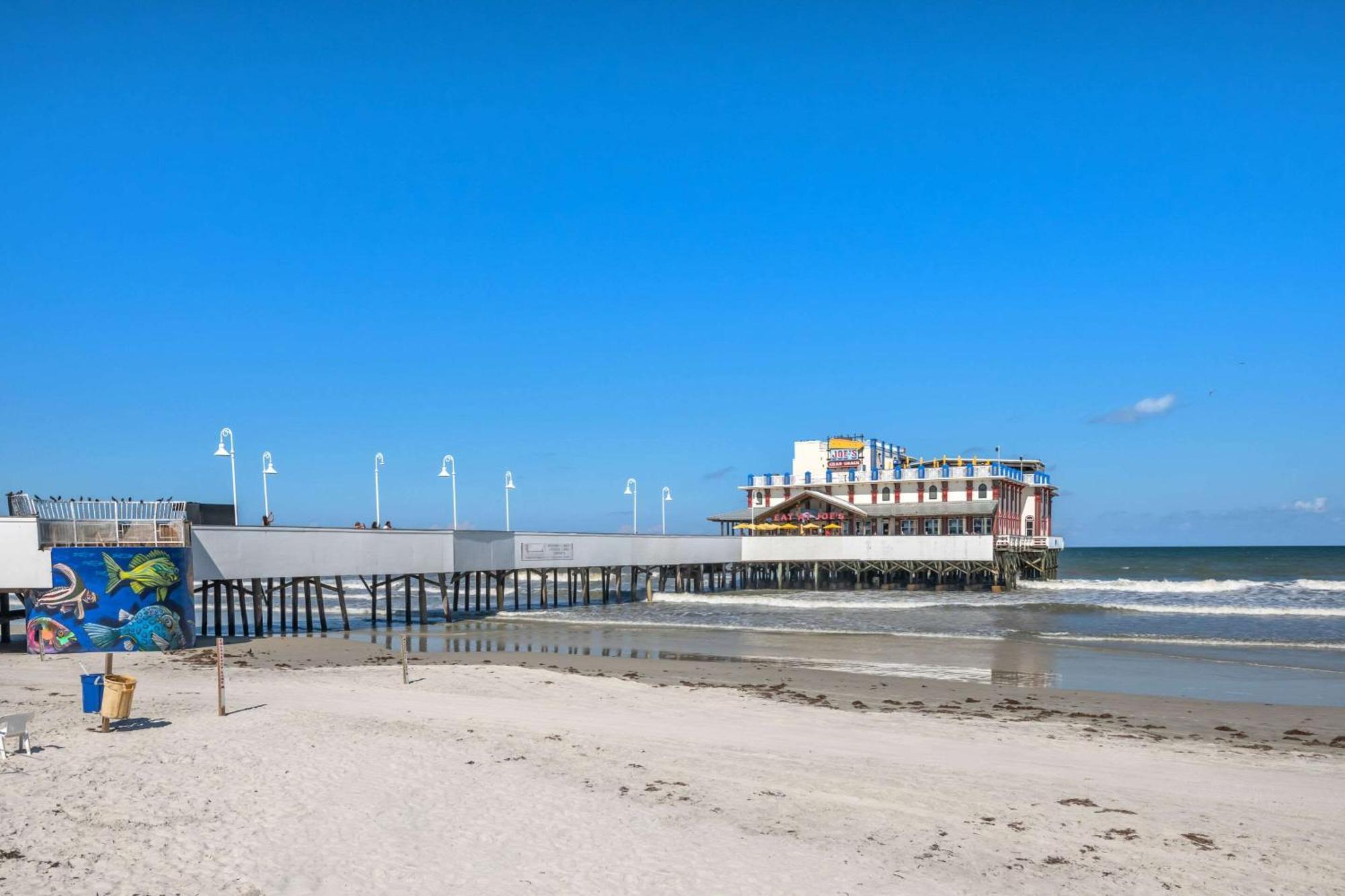 Comfort Inn & Suites Daytona Beach Oceanfront Extérieur photo