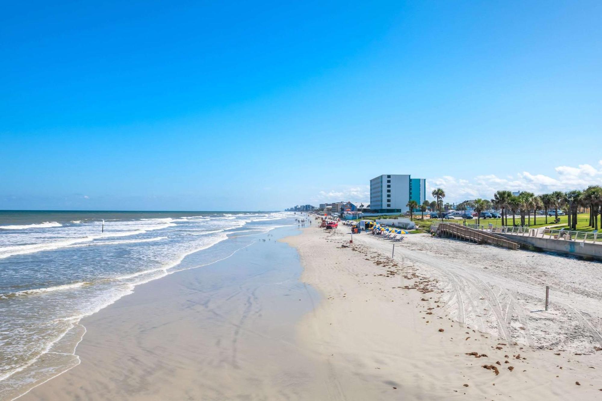 Comfort Inn & Suites Daytona Beach Oceanfront Extérieur photo