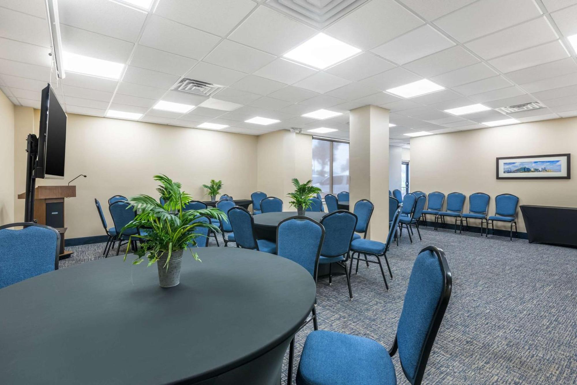 Comfort Inn & Suites Daytona Beach Oceanfront Extérieur photo