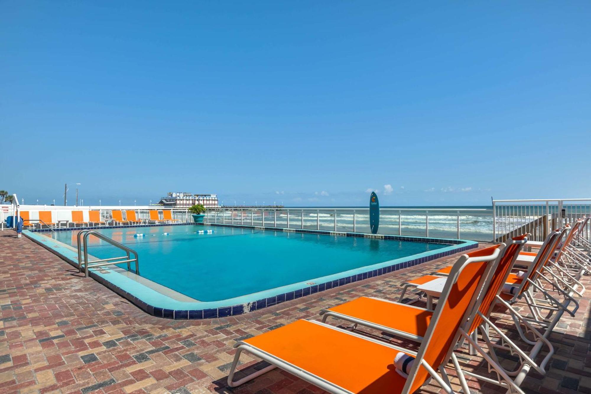 Comfort Inn & Suites Daytona Beach Oceanfront Extérieur photo