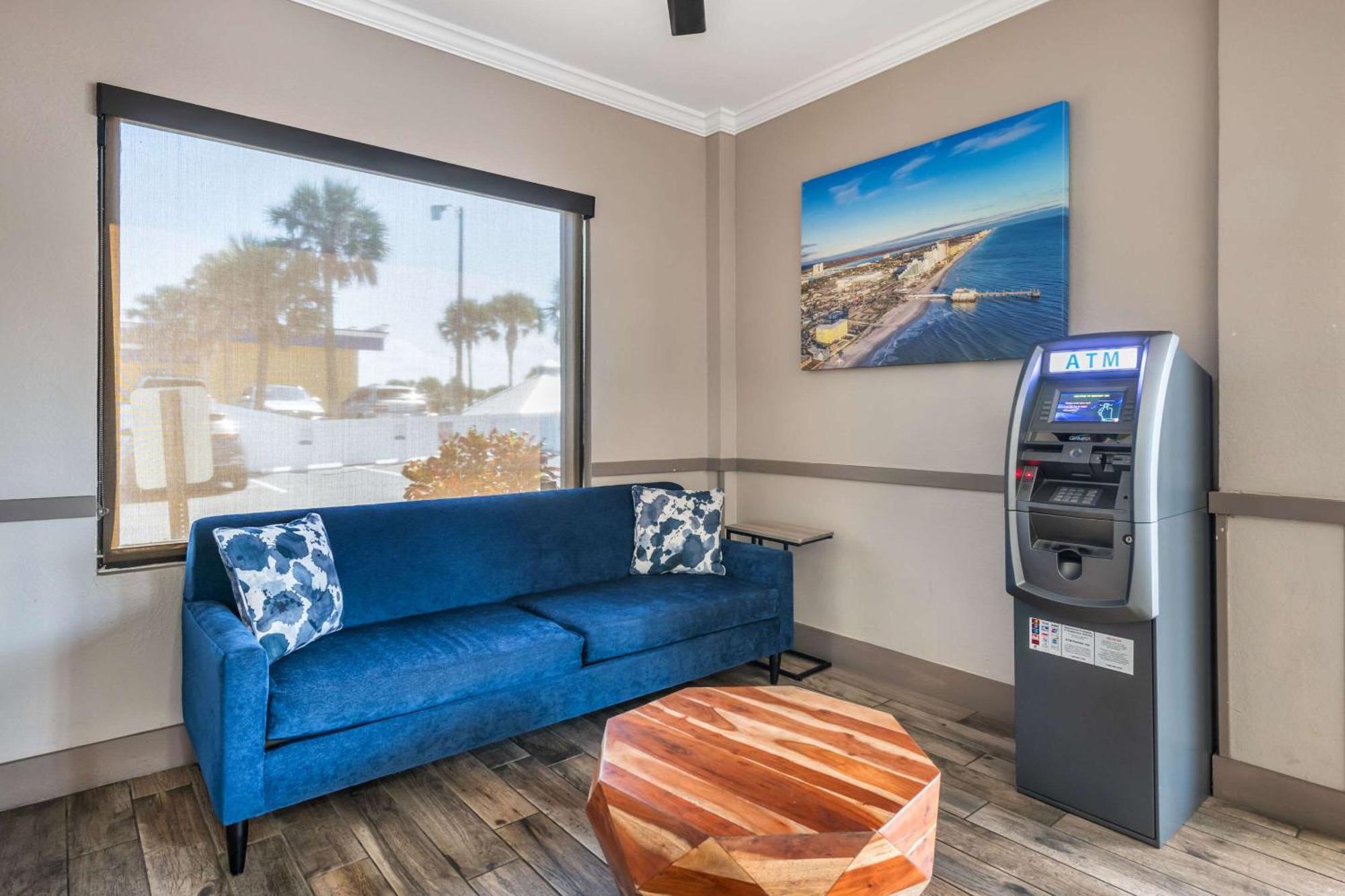 Comfort Inn & Suites Daytona Beach Oceanfront Extérieur photo