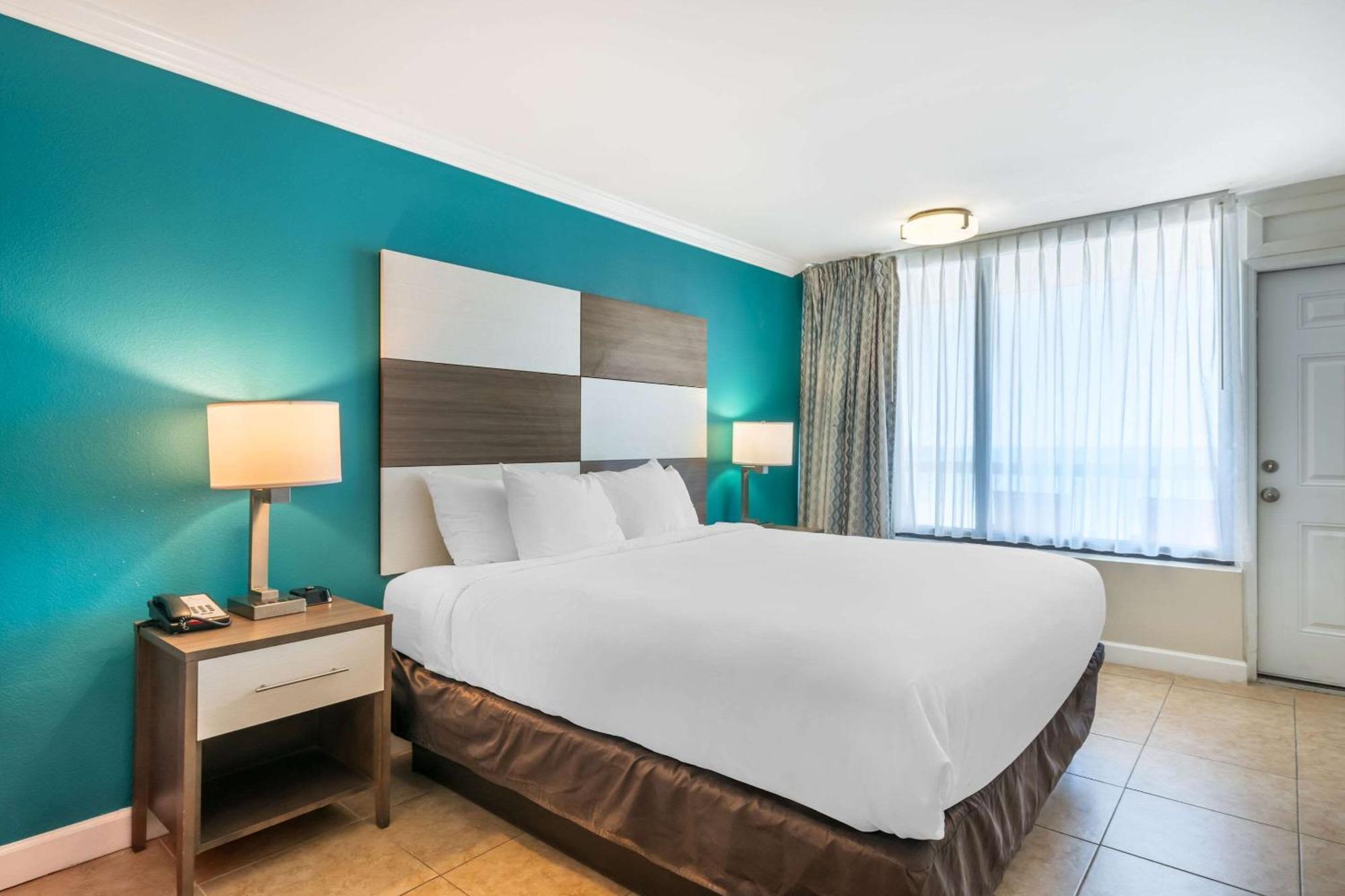 Comfort Inn & Suites Daytona Beach Oceanfront Extérieur photo
